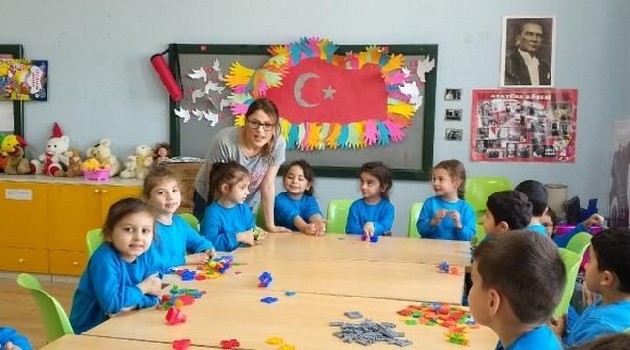 Büyüdüğü kreşte öğretmen oldu 