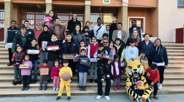 Çukurova Basket’ten minik depremzedelere moral