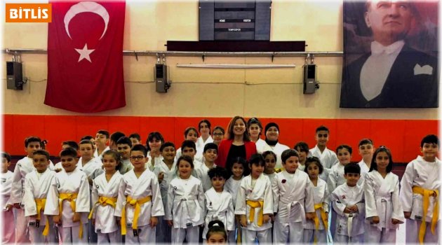 Karate 'Kuşak terfi' sınavı Bitlis'te yapıldı  