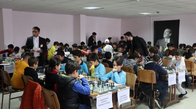 Minikler satranç turnuvası  başladı