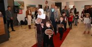 Minikler ve büyükleri birlikte defileye çıktı