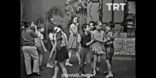 Haydi çocuklar gelin 'Aç Kapıyı Bezirgan Başı' oynayalım...