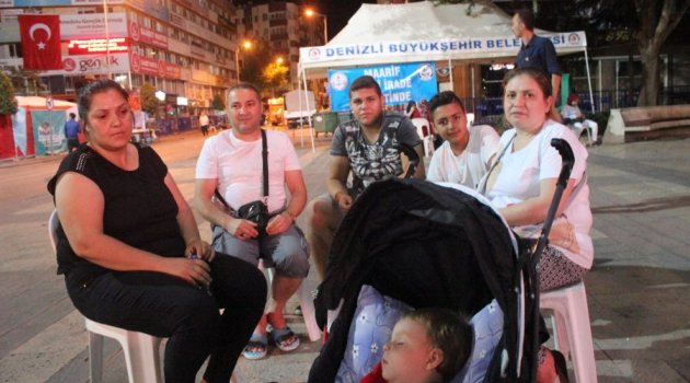 10 Aylık Bebek Demokrasi Nöbetinde