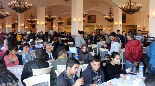 170 Özel Çocuk Kahvaltıda Bir Araya Geldi