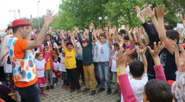 '200 Milyon Yetim Çocuk Kaderine Terk Edilmiş Durumda'