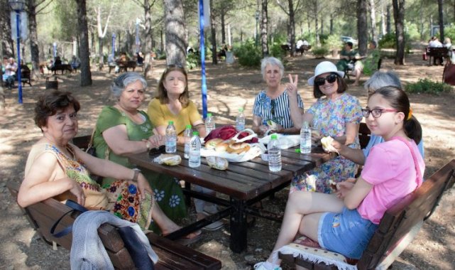 100 Yaş Evi üyeleri piknikte buluştu