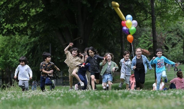 Aşırı sıcaklar çocukları olumsuz etkiliyor