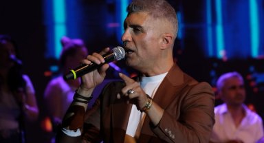 Bursa'da uluslararası festivalde Özcan Deniz coşkusu