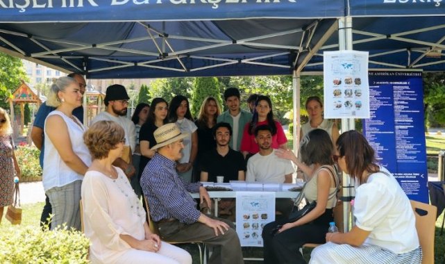 Büyükerşen'den gençlerin standına ziyaret