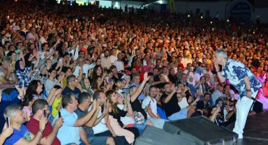 Efsanelerden Bursa'da nostalji dolu akşam