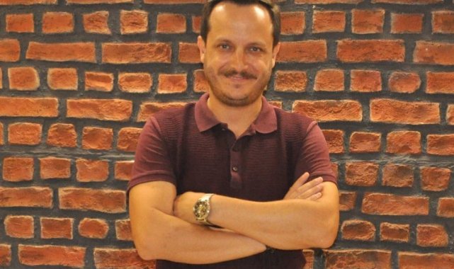 Hastane yöneticiliğinden oyunculuğa