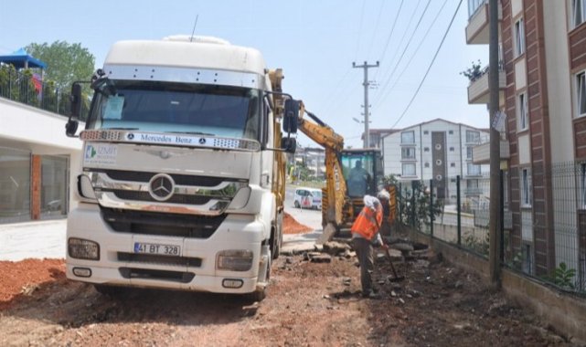 İzmit Belediyesi'nden Tepeköy'de asfalt mesaisi