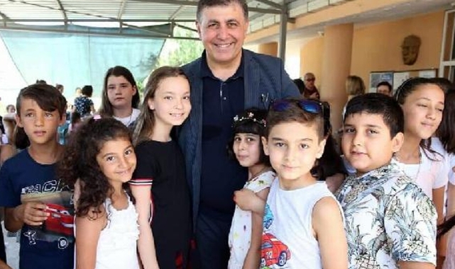 Karşıyaka'da çocuklar için ikinci el pazarı