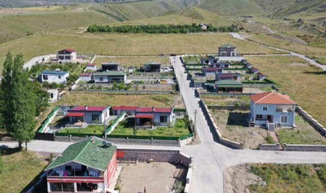 Kayseri Hacılar'da yollara kilit parke