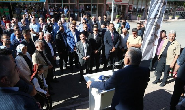 Kayseri protokolü Kitap Cafe'yi açtı