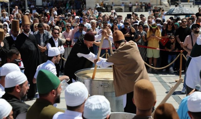 Konya'da gelenek Mevlana Meydanı'nda yaşatıldı