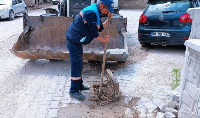 Manisa Kırkağaç'ta taşkınlara karşı ızgara temizliği