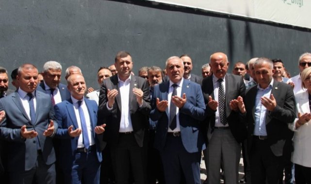 MHP Kayseri'de bayrak değişimi