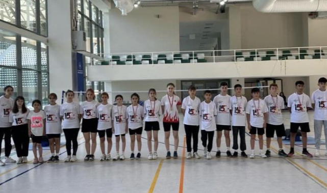 Minik Badmintoncular 15 Temmuz için kapıştı