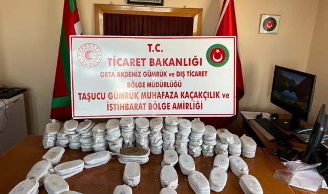 Taşucu Limanı'nda eş zamanlı uyuşturucu operasyon
