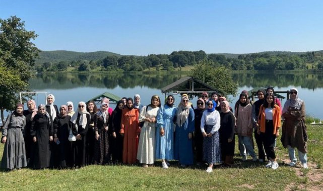 Üniversiteli gençler Sakarya'nın güzelliklerini keşfetti