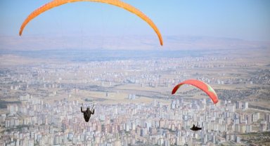 Ali Dağı'nda Yamaç Paraşütü heyecanı