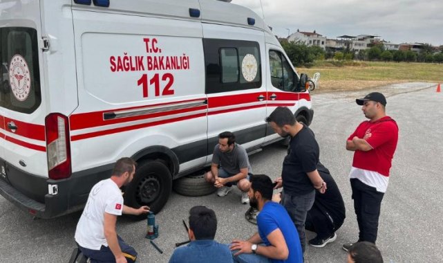 Ambulans sürüş tekniklerini öğrendiler