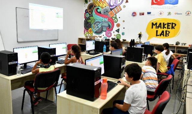 Antalya Muratpaşa'da robotik kodlama eğitimleri başladı