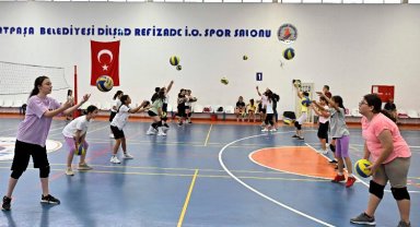 Muratpaşa'da sportmenliği de öğreniyorlar
