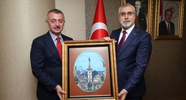 Bakan Işıkhan'dan Kocaeli Büyükşehir Belediyesine ziyaret
