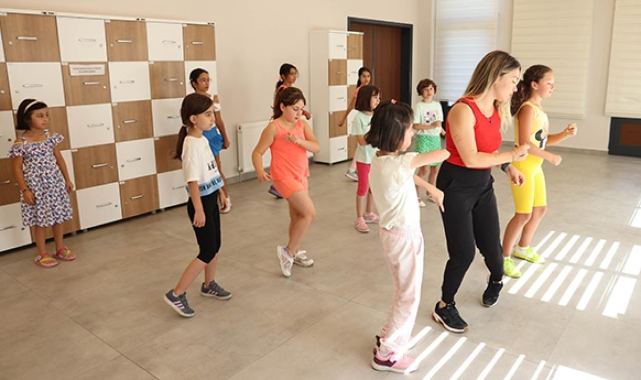 Çankayalı çocuklar dans ederek gelişiyor