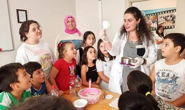 Çocuklar deney yaparak öğreniyorlar