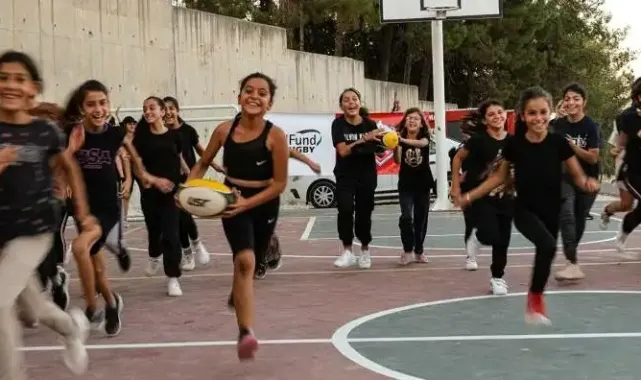 Depremzede çocuklar için ragbi takımları kuruldu