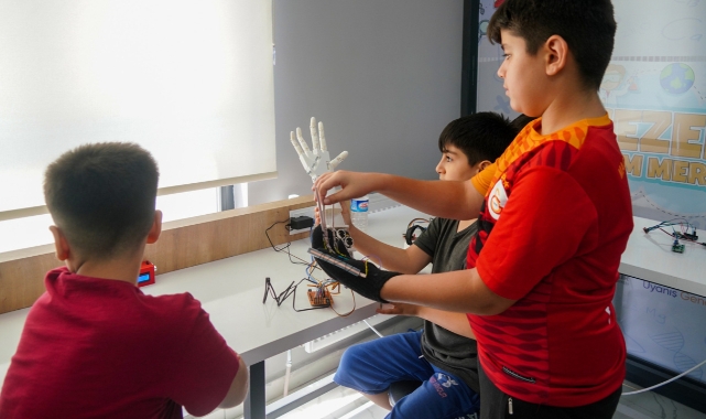 Diyarbakır'da çocuklar eğlenerek öğreniyor