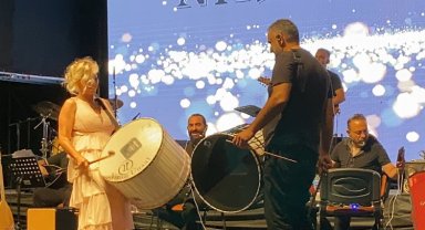 Düzce'de Niran Ünsal coşkusu