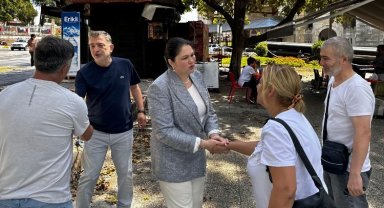 Edirne'de yanan dükkan sahiplerine AK Parti'den ziyaret