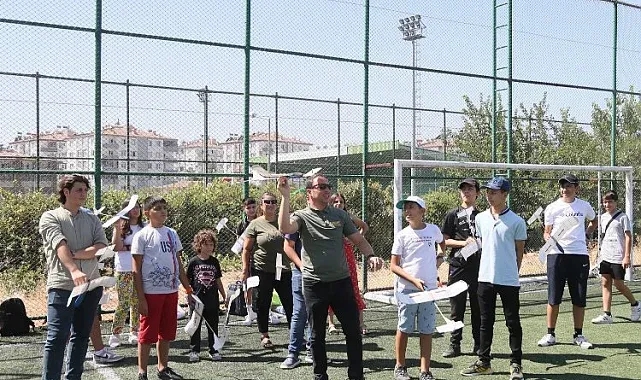 Gazi şehirli gençlere temel havacılık eğitimi