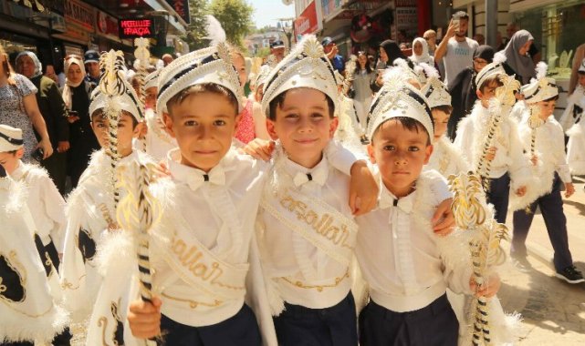 Gölcük'te toplu sünnet coşkusu