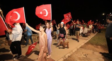 Güzelbahçe'de 'Zafer' korteji ve konseri