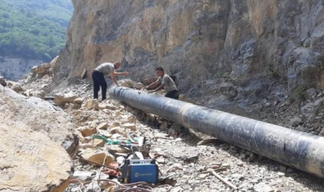 Hatay İskenderun'da riskli şartlarda altyapı yenilemesi