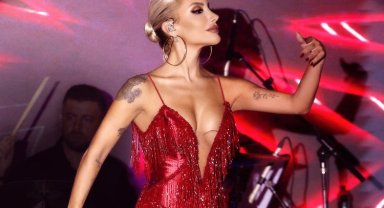 İrem Derici artık bir 'Showgirl'!