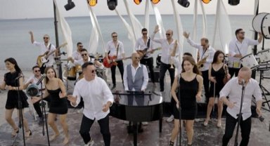 İzmir'de çim konserleri başlıyor
