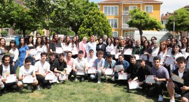 İzmit'te akademi mezunları üniversiteli oldu