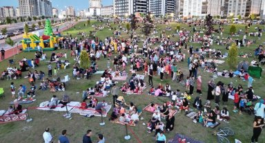 Kayseri Melikgazi'de açık hava sinema keyfi sürüyor