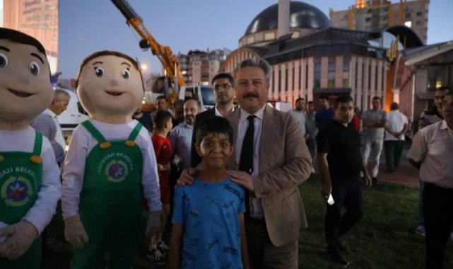 Kayseri Melikgazi'de açık havada sinema keyfi