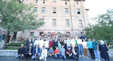 Kayseri protokolü KAYMEK'te gençlerle buluştu