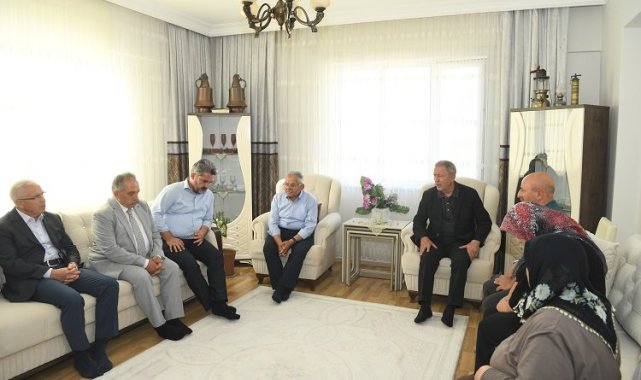 Kayseri protokolünden şehit ailesine ziyaret