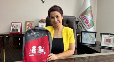 Kiraz'da 1. sınıfların çantaları belediyeden