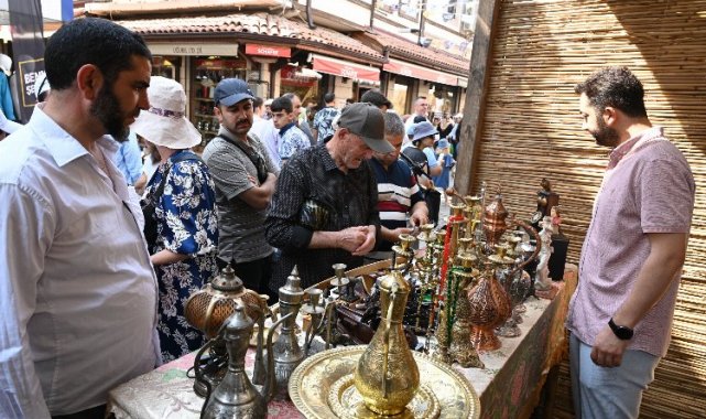 Konya Tarihi Bedesten'te alışveriş bereketi