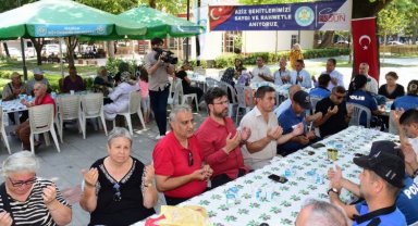 Manisa kahraman şehitlerini unutmuyor